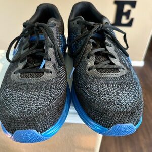 Men’s Under Armour Black Sneakers with Blue Highlights Sz 10.5